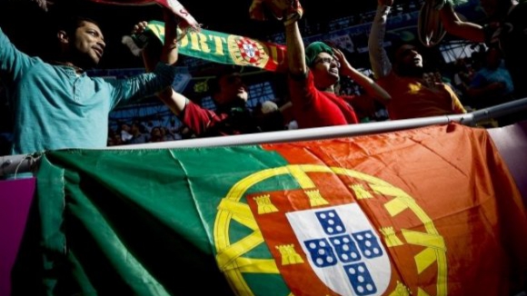 Portugal bate Sérvia por 2-1 e assume liderança do Grupo I de apuramento