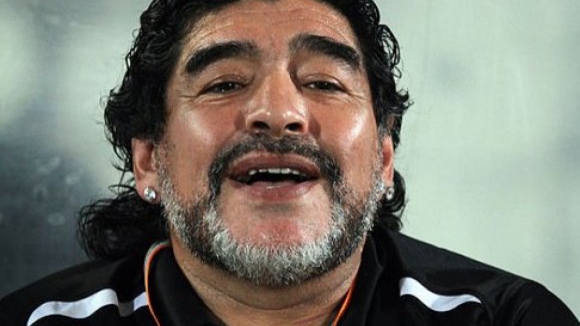 Maradona chama Blatter de “corrupto” e defende a sua saída da FIFA