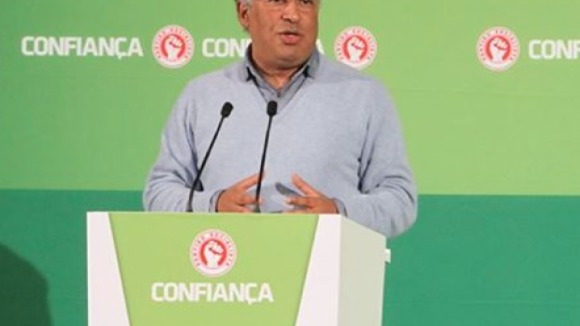 Costa diz que Passos e PSD criticaram sem ter lido cenário macroeconómico do PS