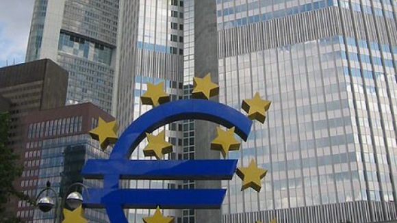 BCE volta a manter tecto da linha de emergência da Grécia inalterado