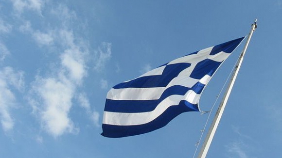 Bruxelas admite objeções de países de fora do euro a financiamento-ponte à Grécia