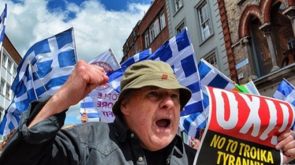 Gregos "chocados" com as medidas anunciadas