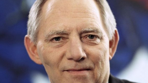 Schäuble admite demitir-se por divergência de posições sobre situação grega face a Merkel
