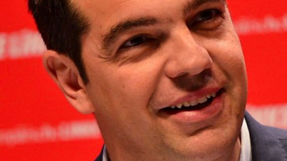 Tsipras quer alianças na Europa para melhorar condições do acordo final