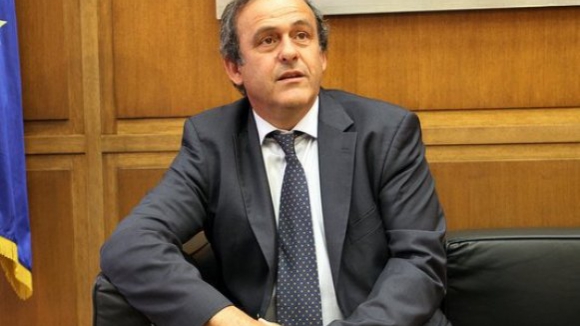 Michel Platini candidata-se à presidência da FIFA