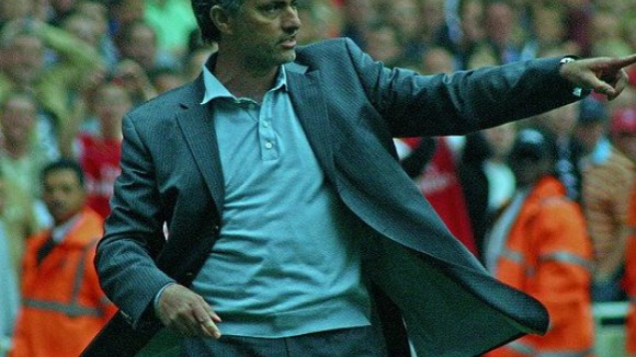 José Mourinho troca acusações com a mulher do treinador do Real Madrid