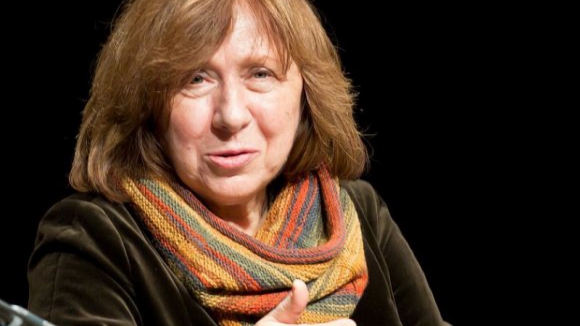 Nobel da Literatura 2015 distingue bielorrussa Svetlana Aleksievitch