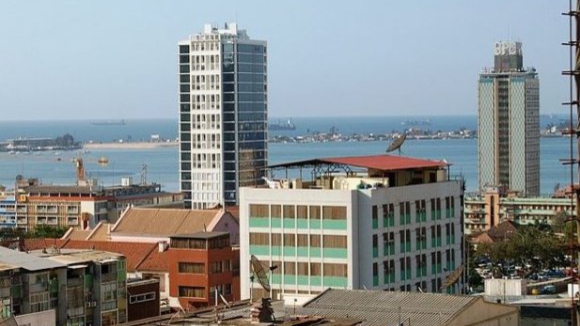80 mil portugueses têm salários em atraso em Angola