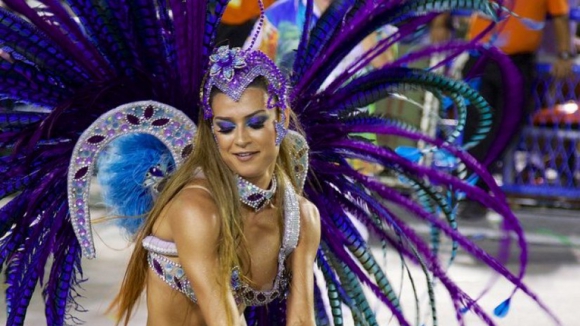 Nem a folia do Carnaval escapa à crise no Brasil
