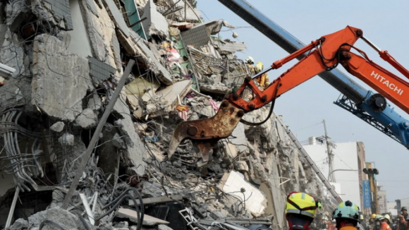 Sobe para seis o número de mortos no sismo em Taiwan, 58 feridos graves
