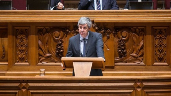 Ministro das Finanças propõe subir dedução fixa por filho para 600 euros