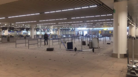 Zona da estação de metro de Maelbeek evacuada, relatos de detonação em Schuman