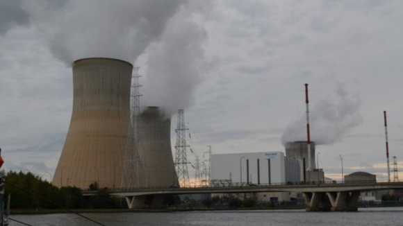 Central Nuclear Belga de Tihange evacuada