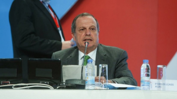 Presidente PS ataca ministro das Finanças alemão e fala em "arrogância persistente"
