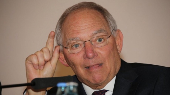 Schäuble apela a soluções intergovernamentais se UE não atuar