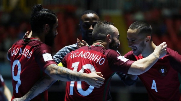 Portugal nas meias-finais do Mundial de futsal, ao bater Azerbaijão por 3-2