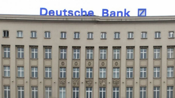 Ações do Deutsche Bank caem 8% e situam-se abaixo dos 10 euros pela 1.ª vez