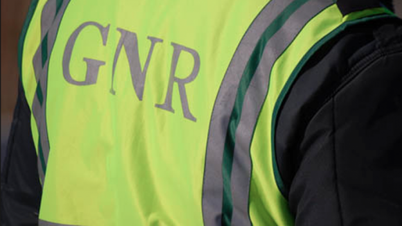 Um civil morto e militar da GNR ferido em troca de tiros no Porto Alto após perseguição