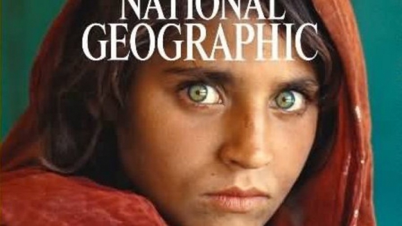 Detida no Paquistão refugiada afegã, capa da revista National Geographic em 1984