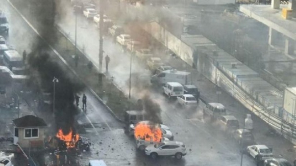 Dois mortos e dois "terroristas" abatidos em atentado na cidade turca de Izmir