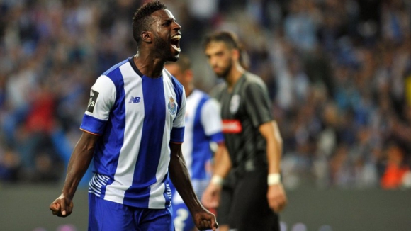 FC Porto confirma transferência de Varela para o Kayserispor
