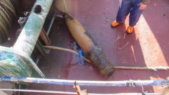 Bomba encontrada ao largo do "canhão" da Nazaré foi detonada no mar em segurança