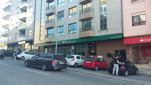 Banco em Oliveira de Azeméis é evacuado devido a ameaça de bomba