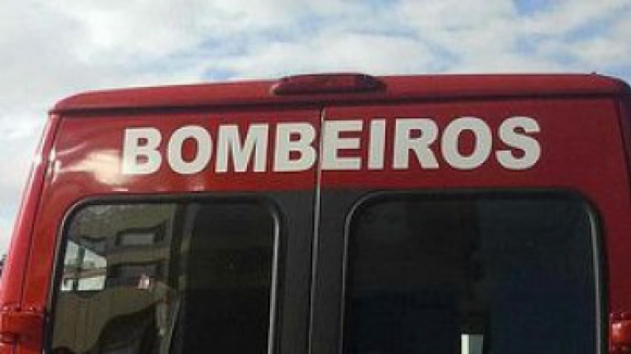 Acidente com camião em Braga provoca um ferido ligeiro