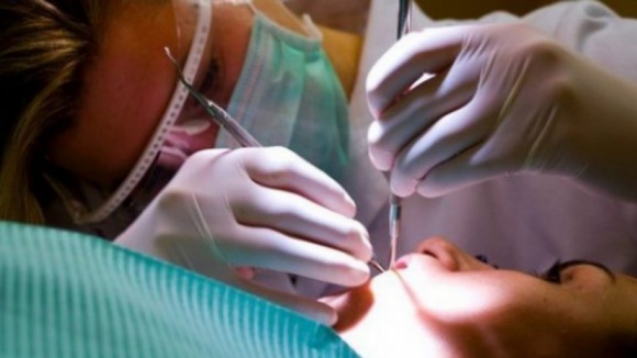 Quase 6.500 doentes tratados por dentistas nos centros de saúde desde julho de 2016