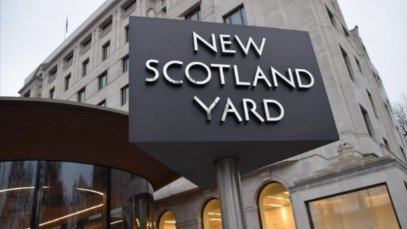 Sete detidos em rusgas em Londres e Birmingham