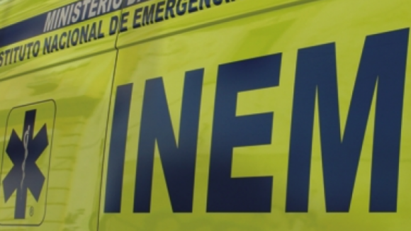 Colisão entre ligeiros e autocarro provoca seis feridos em Guimarães