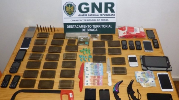 Mais de cinco mil doses de droga apreendidas e seis pessoas detidas pela GNR de Braga