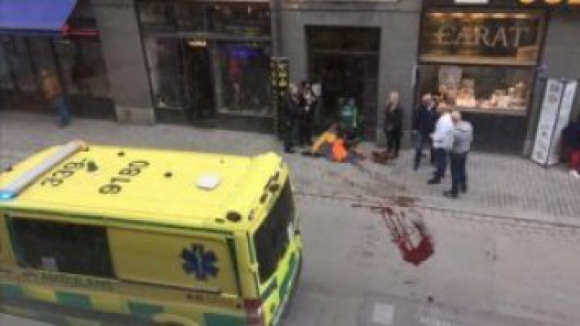Atentado em Estocolmo causou quatro mortos e 15 feridos