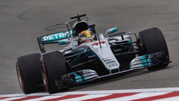 Lewis Hamilton vence Grande Prémio de Fórmula 1 da China