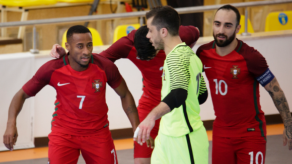 Portugal bate Finlândia e está mais perto do Europeu de futsal