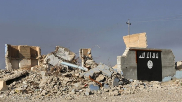 "Mãe de todas as bombas" matou pelo menos 90 combatentes do Estado Islâmico