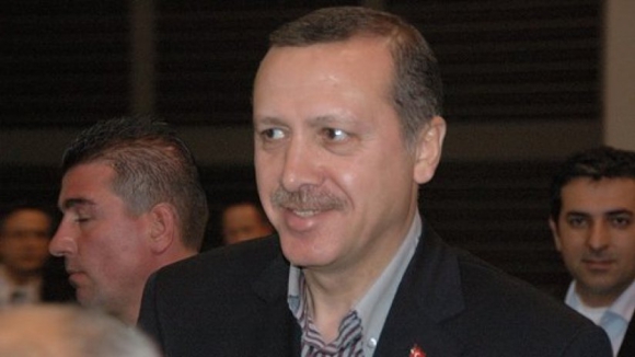 Erdogan fala em "decisão histórica" e pede "respeito pelo resultado"