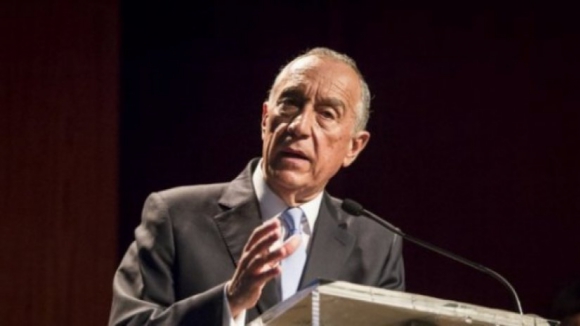 Marcelo defende "continuidade" nas políticas de gestão "favorável" da dívida