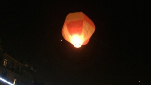 Balões de São João deixam aviões no chão durante três horas na noite de S. João