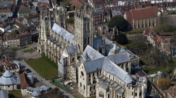 Chefe da Igreja de Inglaterra diz que instituição ajudou a esconder abusos sexuais