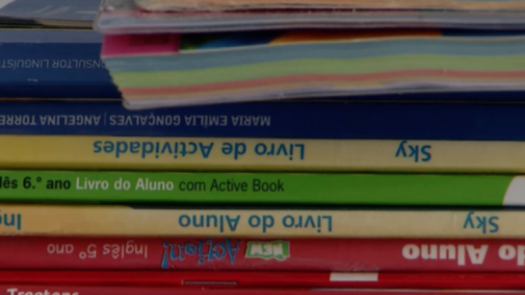Programa de reutilização de manuais escolares precisa de mais livros para satisfazer necessidades
