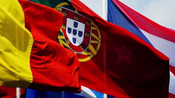 Portugal com terceira maior dívida pública da UE, mais do dobro do limite