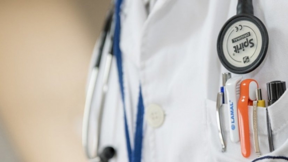 Três médicos acusados de burla tributária por falsos relatórios para pensões