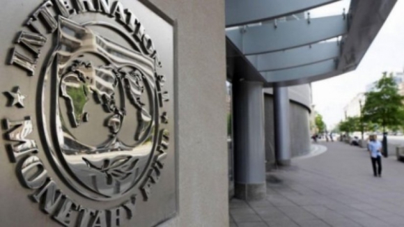 FMI pede 950 ME em medidas de poupança em 2018