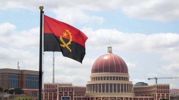 Vice-presidente da UNITA diz que Portugal "verga" sempre perante Angola