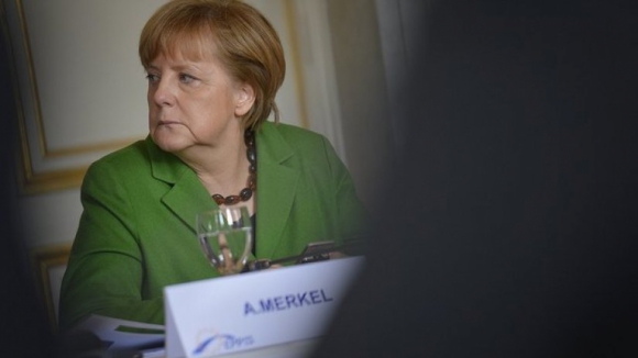 Merkel vence eleições marcadas por descida do SPD e subida da AfD