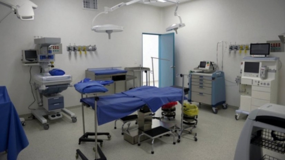 Greve dos médicos na região Sul e ilhas encerra maioria dos blocos operatórios