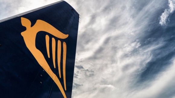 Pilotos da Ryanair em Portugal suspendem greve de quarta-feira