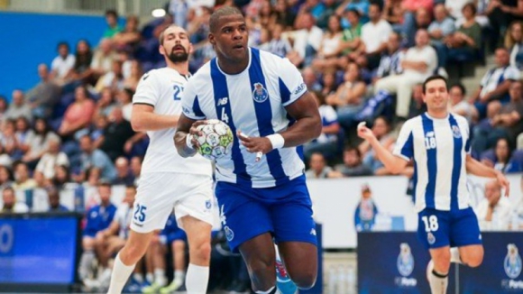 FC Porto em andebol vence em casa por 31-24 o Ademar Léon