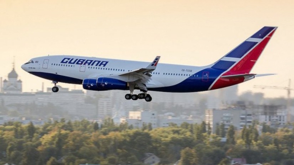 Avião despenha-se pouco depois de descolar no aeroporto de Havana